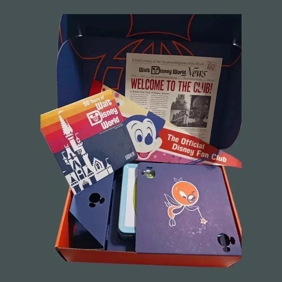 Disney d23 set lunchbox and pin set - Picture 1 of 14